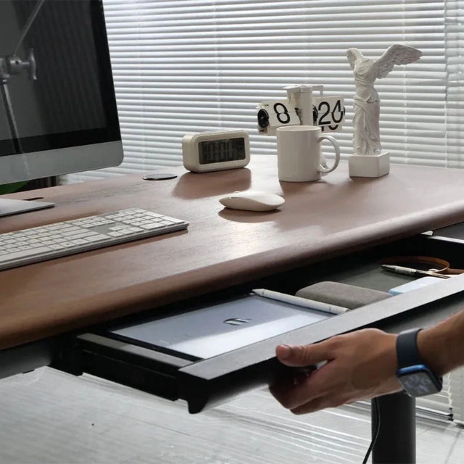 The Integrated Standing Desk: Elevate Your Flow, Optimize Your Space